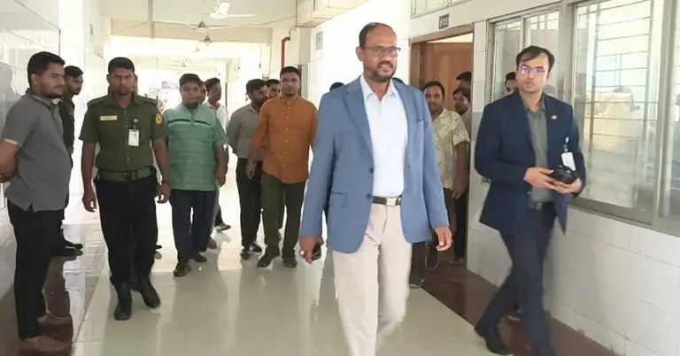 হাসপাতাল পরিদর্শনে সুলতান সালাউদ্দিন টুকু